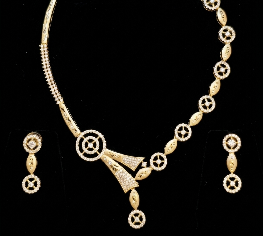 Modern Wheel-Link Asymmetric Necklace Set
