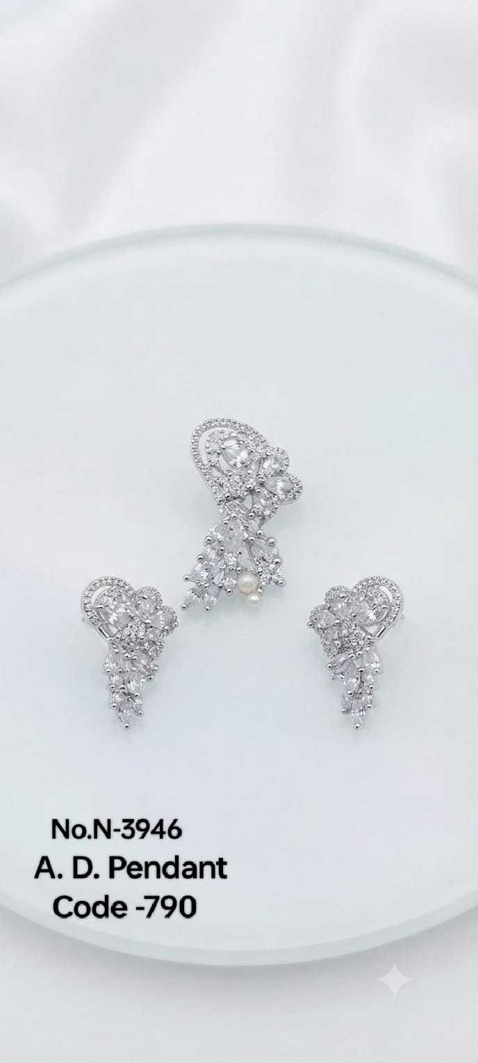 Designer AD Pendant Set